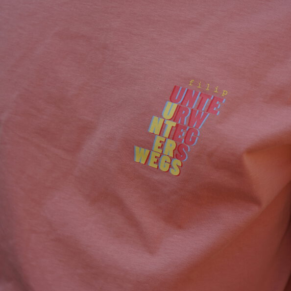 T-Shirt „Unterwegs“ – pastell-rosa